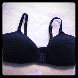 Black nursing bra